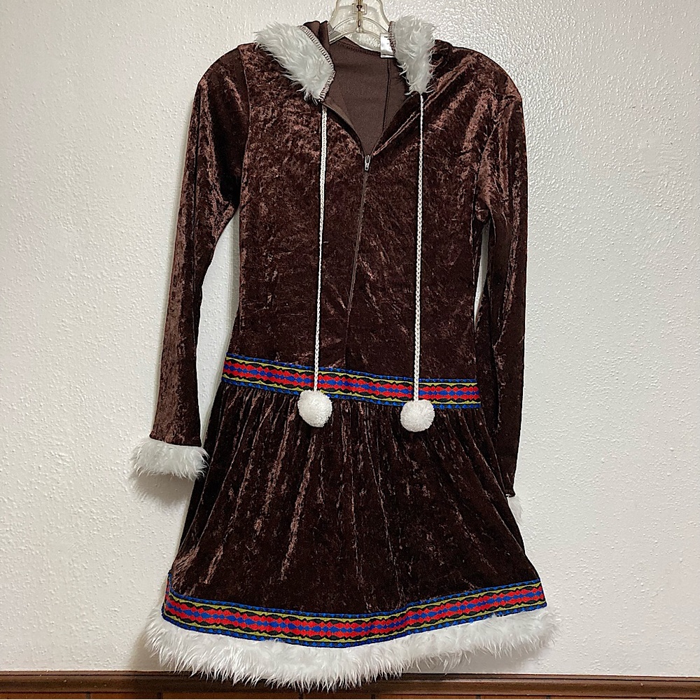 EUC Alexa Eskimo Kisses Adult Womens
Dress Up Halloween Party Costume size S